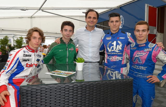 Nicolas-Deschaux-President-de-la-FFSA-entoure-des-pil-otes-de-l_Equipe-de-France-FFSA-Karting-KSP.jpg