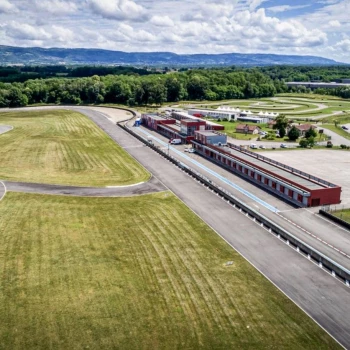 🏁 Le long circuit maintient le cap !

Après une p...